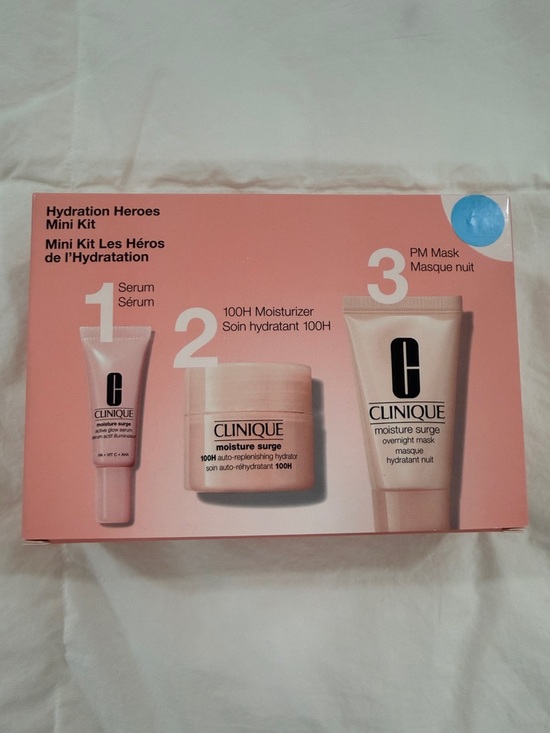 Clinique Other - Clinique Hydration Heroes Mini Kit - Pink